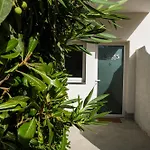 Albatros Apartahotel 3*